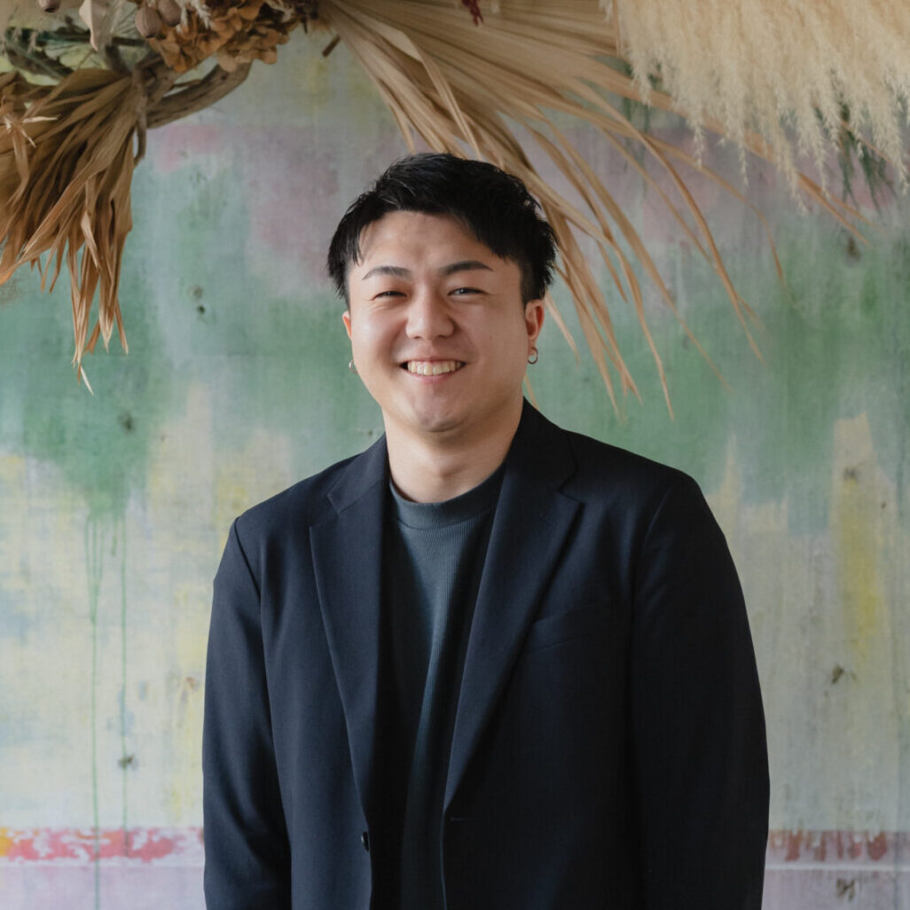 よろずや接骨院の男性スタッフ　飯高翔太の画像